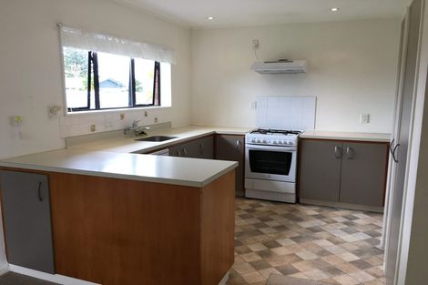 Photo of property in 1/222 Centreway Road, Orewa, 0931