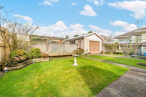 Photo of property in 28 Golf Road, Manor Park, Lower Hutt, 5019