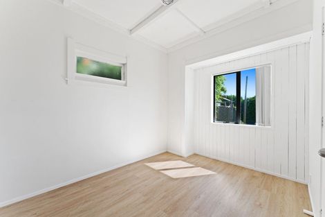 Photo of property in 27 Collingwood Road, Waiuku, 2123