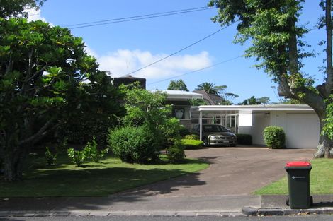 Photo of property in 22 Korau Road, Greenlane, Auckland, 1051