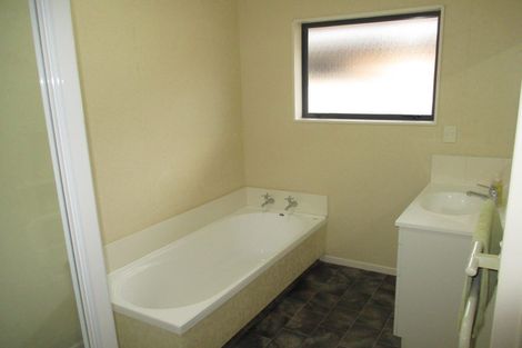 Photo of property in 38 Parnell Heights Drive, Kelvin Grove, Palmerston North, 4414