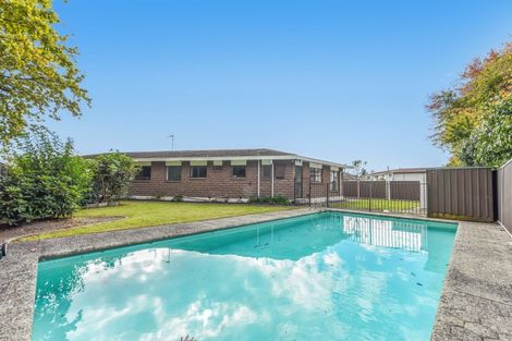 Photo of property in 27 Browning Crescent, Stoke, Nelson, 7011