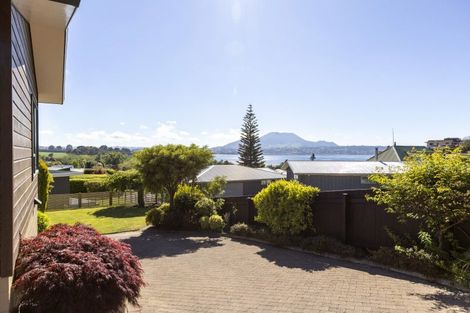 Photo of property in 1 Scenic Heights, Acacia Bay, Taupo, 3330