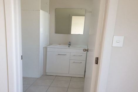 Photo of property in 9a Springs Road, Parakai, 0830