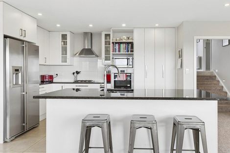 Photo of property in 75 Endeavour Drive, Whitby, Porirua, 5024