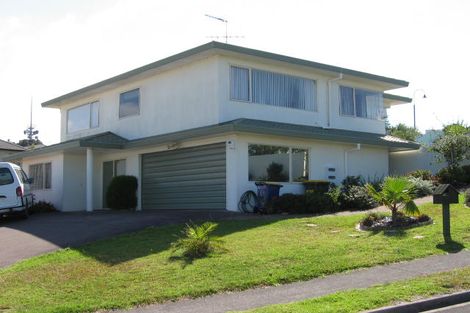 Photo of property in 1 Corwen Place, Torbay, Auckland, 0630