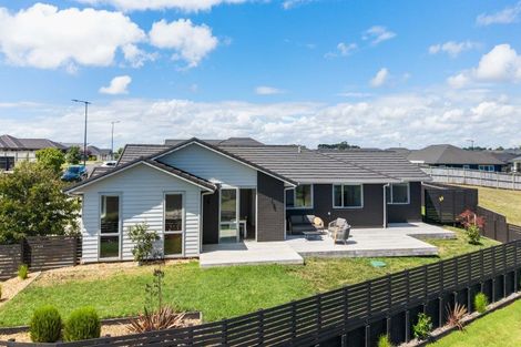 Photo of property in 11 Waikohi Avenue, Glenbrook, Waiuku, 2681