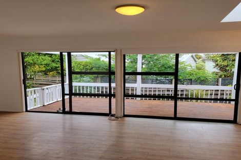 Photo of property in 2/59 Seaview Road, Glenfield, Auckland, 0629