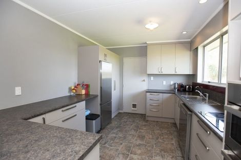 Photo of property in 3 Church Street, Winton, 9720