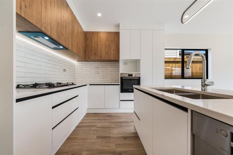 Photo of property in 40 Whakairo Crescent, Gulf Harbour, Whangaparaoa, 0930