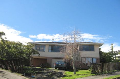 Photo of property in 41 Lewisham Street, Highland Park, Auckland, 2010