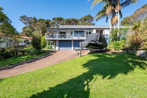 Photo of property in 14 Emery Grove, Bayview, Auckland, 0629