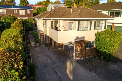 Photo of property in 1/11 Delisle Place, Windsor Park, Auckland, 0632