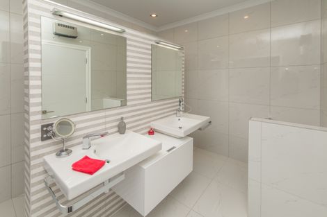 Photo of property in 6 Rushden Rise, Westmorland, Christchurch, 8025