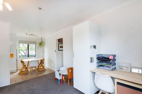 Photo of property in 27 Newton Place, Westbrook, Palmerston North, 4412