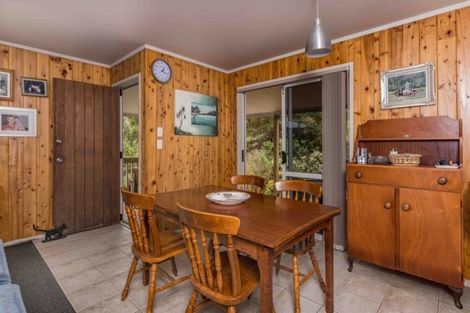 Photo of property in 8 Kaipatiki Rise, Haruru, 0204