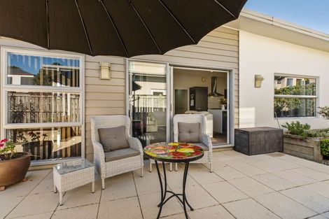 Photo of property in 5 Willowgrange Place, Pukekohe, 2120