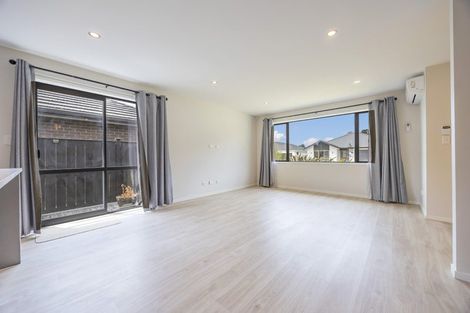 Photo of property in 9 Moemoea Avenue, Kumeu, 0810