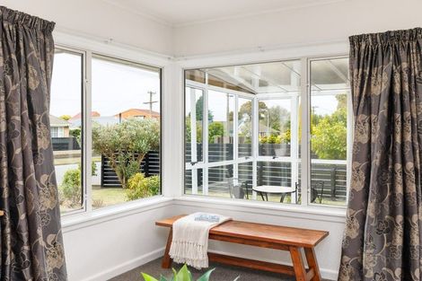 Photo of property in 51 Greendale Avenue, Avonhead, Christchurch, 8042