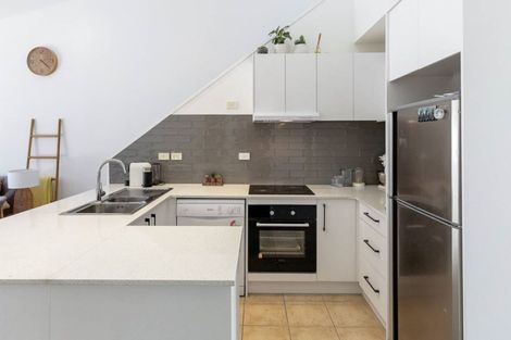 Photo of property in 6 Nagle Place, Golflands, Auckland, 2013