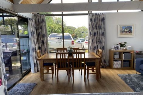 Photo of property in 9 Truscott Grove, Awapuni, Palmerston North, 4412