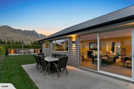 Photo of property in 9 Chandler Lane, Fernhill, Queenstown, 9300