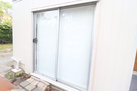 Photo of property in 4 Teviot Place, Totara Vale, Auckland, 0629