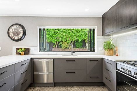 Photo of property in 27 Santa Ana Drive, Dannemora, Auckland, 2016