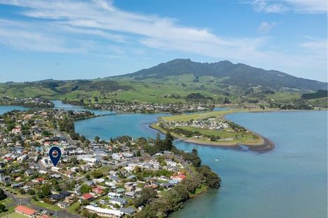 Photo of property in 17b Wallis Street, Raglan, 3225