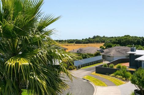 Photo of property in 18 Parkvue Drive, Bell Block, New Plymouth, 4312