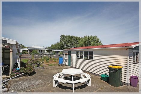 Photo of property in 58 Avenue Road, Foxton, 4814