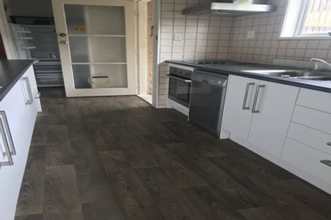 Photo of property in 22 Glen Road, Ranui, Auckland, 0612