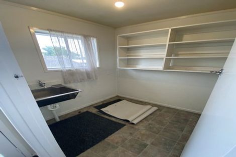 Photo of property in 29a-c Point England Road, Point England, Auckland, 1072