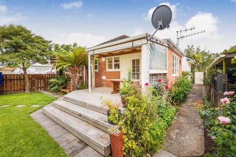 Photo of property in 55 Savage Crescent, West End, Palmerston North, 4412
