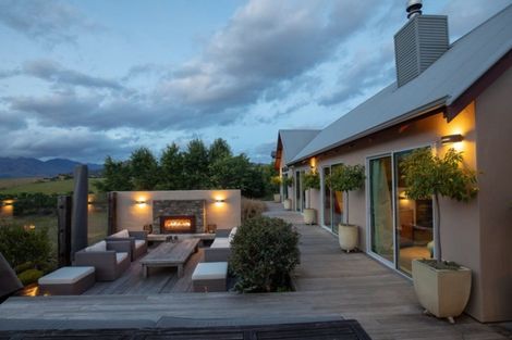 Photo of property in 1 Peak View Ridge, Wanaka, 9305