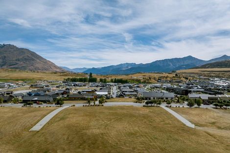 Photo of property in 14 Cunninghams Drive, Jacks Point, Queenstown, 9371