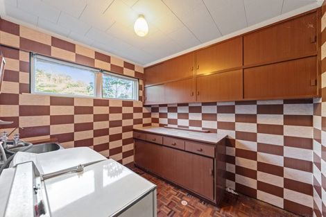 Photo of property in 1090 Scenic Drive North, Swanson, Auckland, 0816