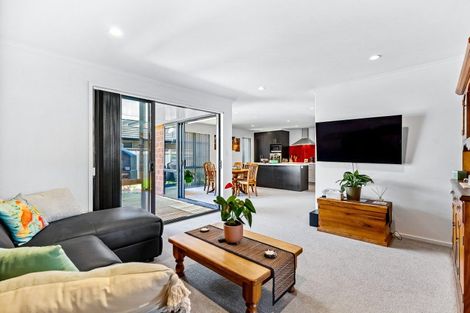 Photo of property in 20 Kowi Lakes Drive, One Tree Point, 0118