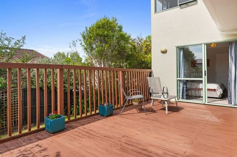 Photo of property in 2/883 East Coast Road, Northcross, Auckland, 0632