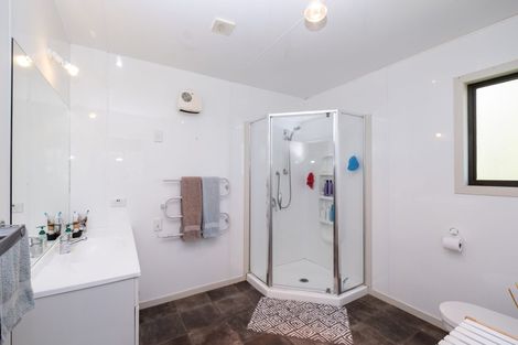 Photo of property in 44 Kent Terrace, Midhirst, Stratford, 4394