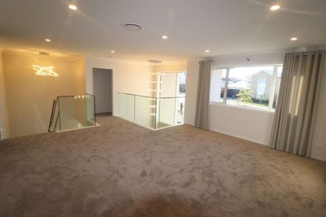 Photo of property in 36 Mettam Drive, Swanson, Auckland, 0614