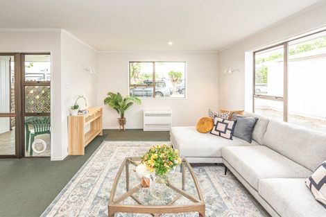 Photo of property in 3/2 Parkes Avenue, Saint Johns Hill, Whanganui, 4501