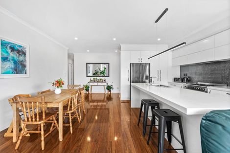 Photo of property in 1 Aporo Drive, Kumeu, 0810