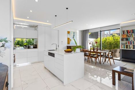 Photo of property in 74 Merivale Lane, Merivale, Christchurch, 8014