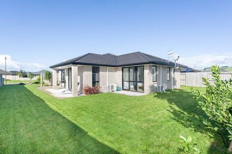 Photo of property in 15 Lewknor Drive, Papamoa Beach, Papamoa, 3118