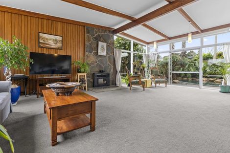 Photo of property in 2 Bushlands Place, Opaheke, Papakura, 2113