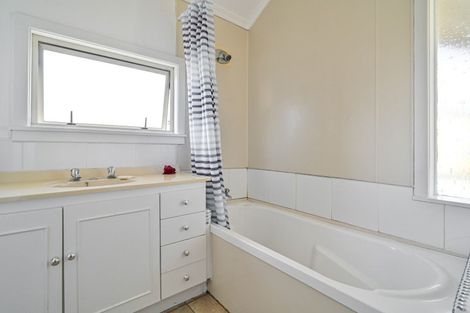 Photo of property in 200 Caroline Place, Mayfair, Hastings, 4122