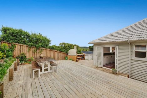 Photo of property in 10 St James Avenue, Helensville, 0800
