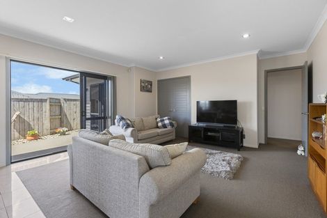 Photo of property in 48 Karamea Street, Whalers Gate, New Plymouth, 4310