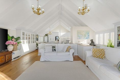 Photo of property in 2/22 Salem Place, Torbay, Auckland, 0630